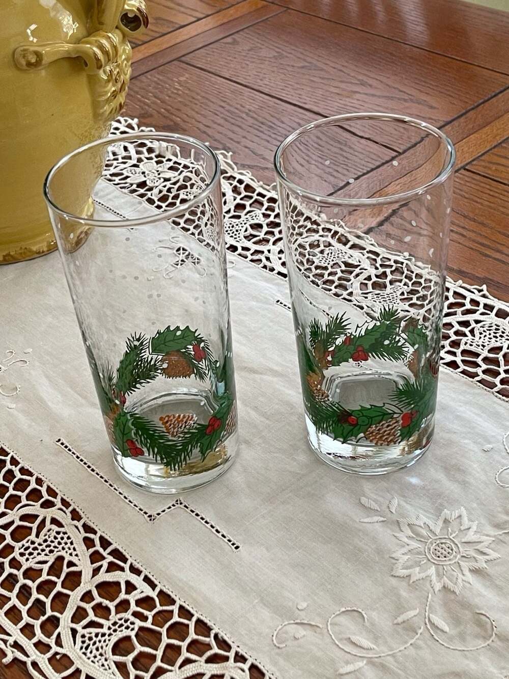 Vintage Christmas Holly and Pine Cone Highball Tumbler Glasses (Set of 2)